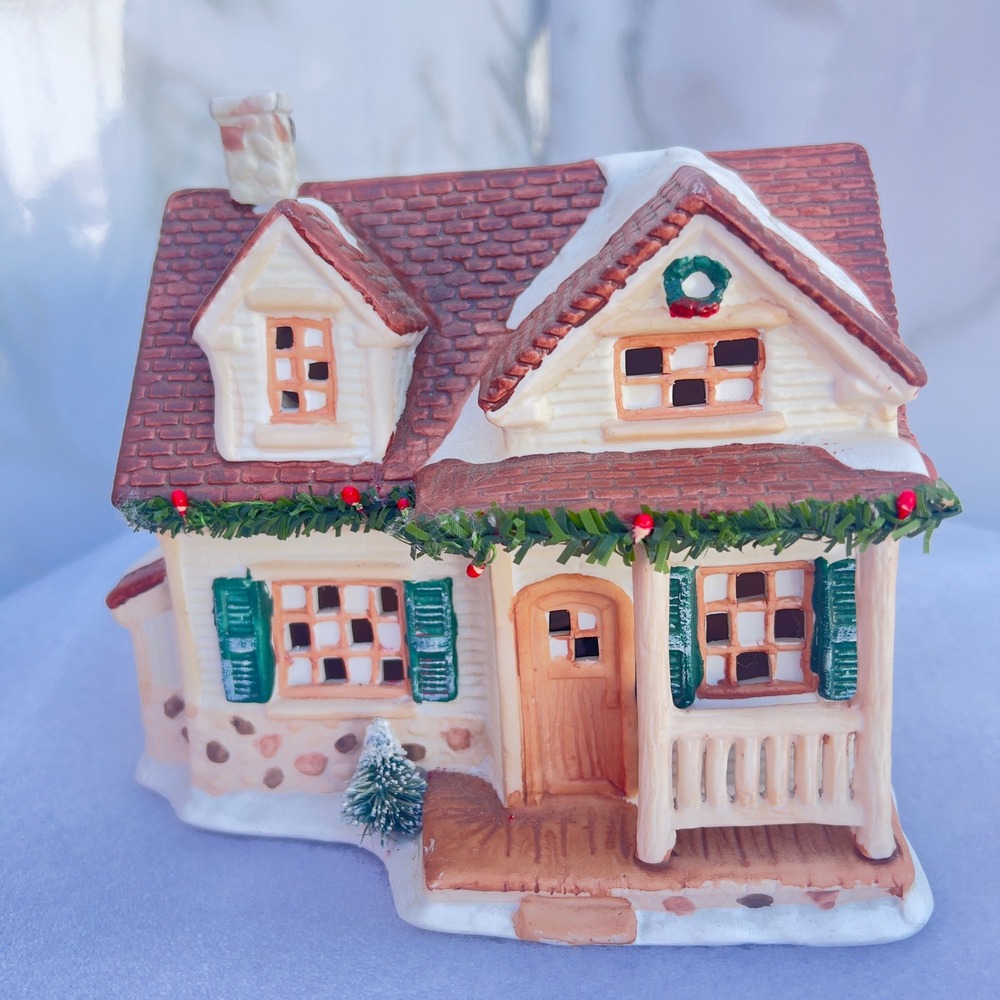 Ceramic Christmas Village House Snow Covered Cottage Holiday Decor 5.5 Inch